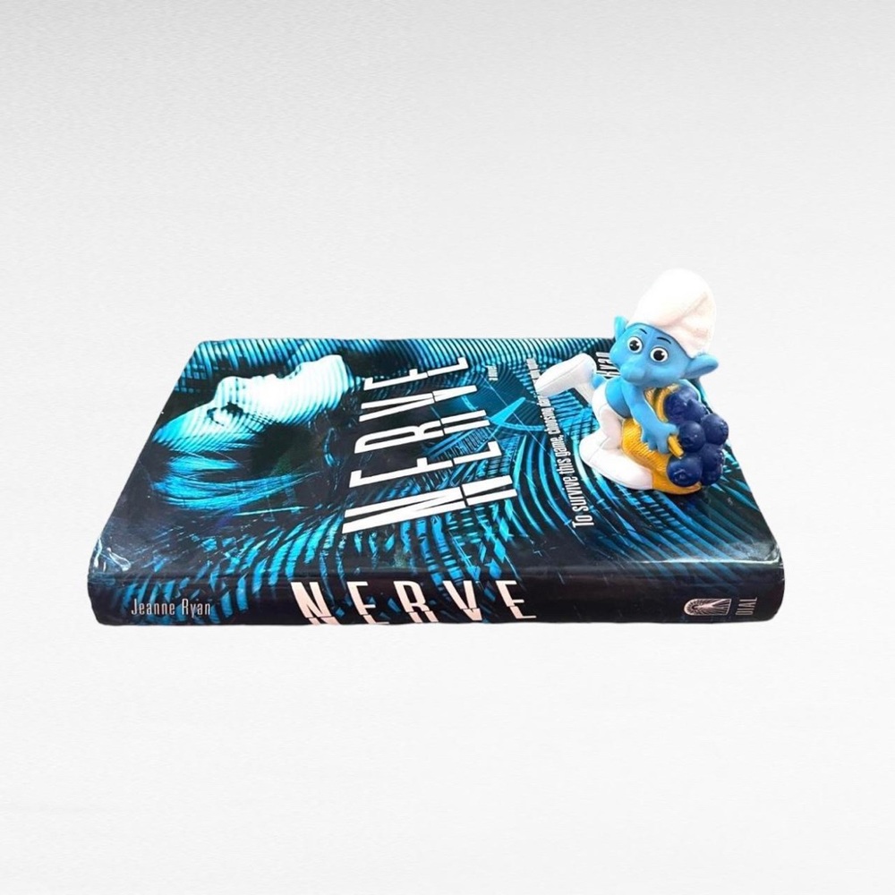 New Nerve Hardcover Book With Vintage 90s The Smurfs Grady Figure